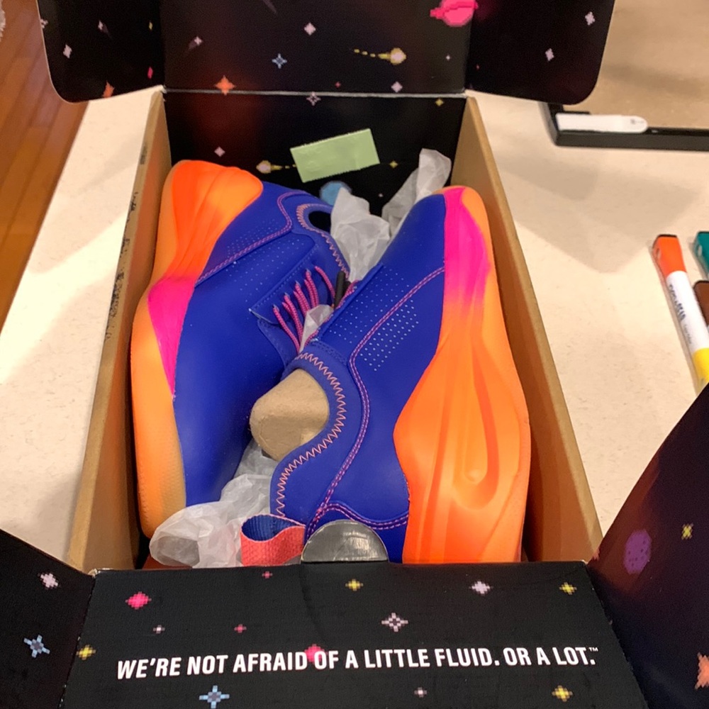 Clove sneakers NIB